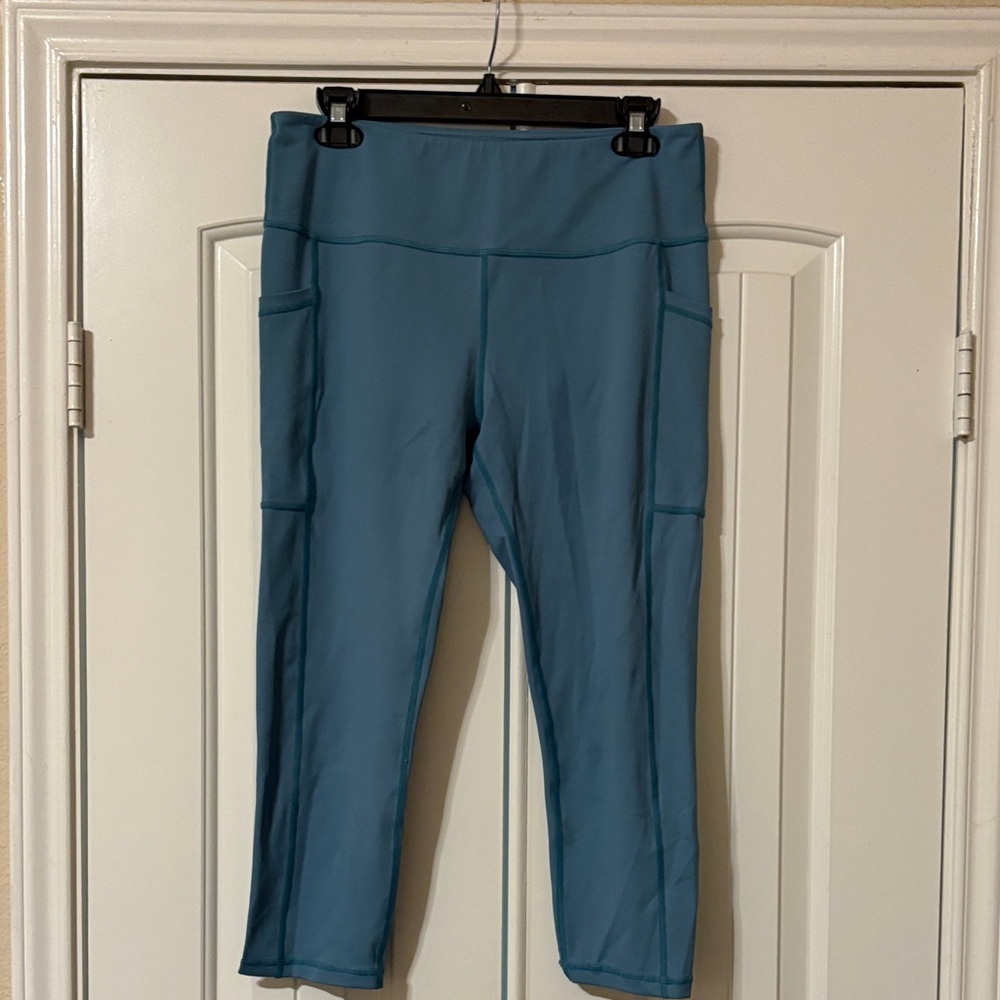 Constantly Varied Gear Blue Cropped Leggings with Pockets